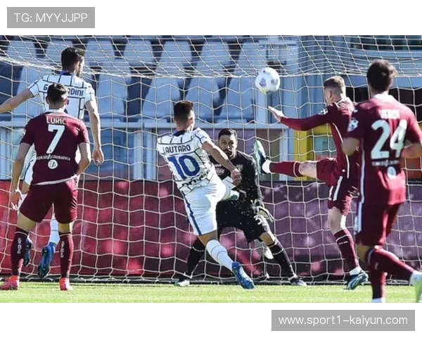 博洛尼亚角球战术显效，若奥马里奥乱战破门凸显定位球得分效率